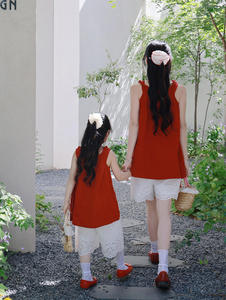 Nouvelle Arrivée Ensemble Assorti Famille Vêtements Rouges pour Petites Filles et Maman avec Volants – Vente en Gros - Product Image 3
