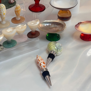Décorations de mariage artisanales : Verres à vin élégants en coquillages faits à la main, tasses en coquilles de conques côtières, artisanat naturel en promotion - Product Image 4