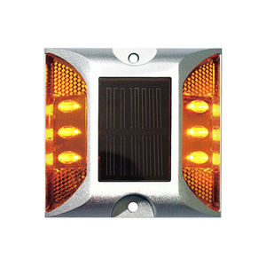 Ojos de gato solares Marcador de pavimento elevado Reflector de carretera de aluminio IP68 Perno de seguridad vial Ojo de gato Perno de carretera Solar - Product Image 1