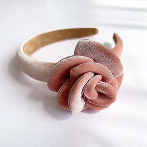 Diadema de terciopelo personalizada con rosas para mujer, elegante, clásica, 3D, para otoño e invierno, nueva, moderna, versátil, estrecha, para el cabello. - Product Image 6