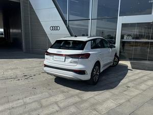 <span class=keywords><strong>Audi</strong></span> Q4 E-tron 40 SUV électrique d'occasion 2024, longue autonomie, version premium, prêt à l'exportation, blanc sur noir - Product Image 3