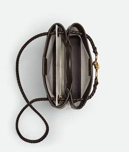 Sac à main Bottega Andiamo en cuir de veau et toile avec illustrations brodées, détail nœud signature Veneta - Product Image 3