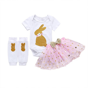 Vente en gros de combinaisons en coton pour enfants, vêtements pour bébés, ensembles de vêtements pour filles en 3 pièces, provenant d'un fabricant chinois - Product Image 1