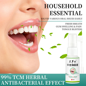 Spray Lenitivo alle Erbe <span class=keywords><strong>per</strong></span> il Comfort della <span class=keywords><strong>Gola</strong></span>, con Menta Naturale e Liquirizia <span class=keywords><strong>per</strong></span> Rinfrescare e Rinfrescare Bocca e <span class=keywords><strong>Gola</strong></span> - Product Image 1