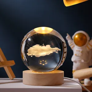 JAIYI lampu meja kristal dasar kayu, dekorasi Desktop kaca bola kristal 3D LED Planet kreatif