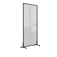 Mur d'affichage mobile en grille métallique avec roulettes, panneau en maille métallique roulant pour le commerce de détail, l'art, les photos et le rangement
