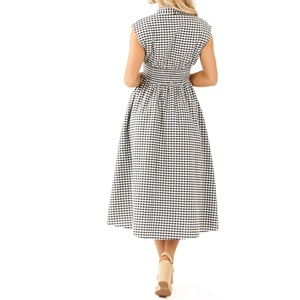 Nouvelle robe d'été pour femme avec logo personnalisé, col en V, sans manches, taille smockée, fermeture éclair, robe midi à carreaux - Product Image 4