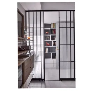 Prima Apartment, Interior moderno, marco de bronce eléctrico, carpeta de esquina, elevador pivotante y puertas corredizas de vidrio plegables de aluminio