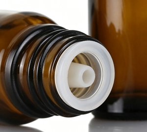 Flacon compte-gouttes en verre pour huiles essentielles à usage professionnel avec insert compte-gouttes et bouchon inviolable de sécurité - Product Image 1
