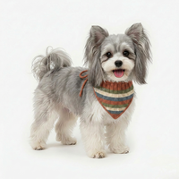 Modernes Besticktes Kratzfestes Luxus-Strick-Haustier-Bandana Doppelseitig Verstellbares Dreieckstuch für Hunde Weiches Gestricktes Welpen-Halstuch