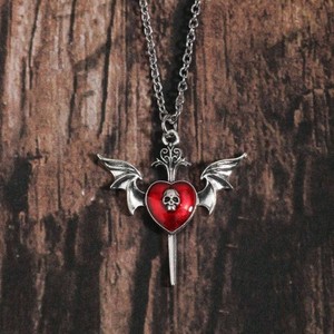 Collier pendentif cœur rouge gothique avec ailes de démon et croix pour hommes et femmes - Product Image 2