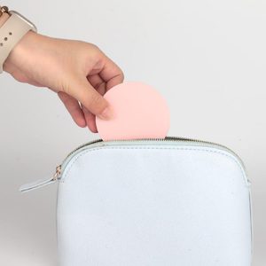 Hai mặt cầm tay dễ thương túi nhựa nhỏ có thể gập lại hình tròn du lịch trang điểm gương nhỏ gọn với logo tùy chỉnh - Product Image 4