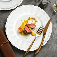 Service de table élégant en porcelaine fine blanche gaufrée, assiettes à steak en céramique française, bols festonnés pour la maison et la restauration