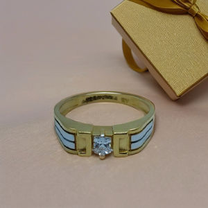 Bague élégante en or et diamants avec un design de bande moderne, bague élégante pour homme et femme, bijoux de luxe pour un usage quotidien - Product Image 3