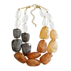 Collier élégant bohème pour femme avec perles en résine rouge et accents turquoise, chaîne plaquée or, bijoux de fête, cadeaux pour femme - Product Image 4
