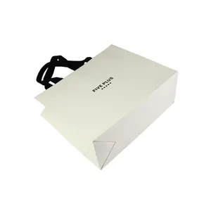 Sac d'emballage de sous-vêtements debout personnalisé avec logo sac à provisions en papier personnalisé pour chaussures sac cadeau de Noël mignon recyclé pour vêtement