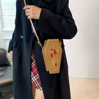 Bolso Bandolera Gótico Personalizado con Forma de Ataúd, Logotipo Bordado, Patrón de Halloween, Bolso Tipo Sling