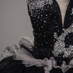 Robes de mariée de luxe, robes de bal, sans manches, col en V, paillettes, volants, dentelle 3D, perles, diamants, robes de mariée Sfy49 - Product Image 2