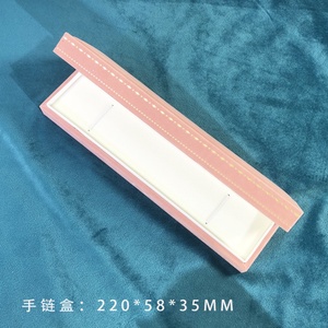 กล่องใส่เครื่องประดับกำมะหยี่สีชมพูแบบกำหนดเอง กล่องใส่เครื่องประดับกำมะหยี่ทรงสี่เหลี่ยมพรีเมียม ผู้ผลิตกล่องใส่เครื่องประดับกำมะหยี่ กล่องใส่เครื่องประดับกำมะหยี่พร้อมโลโก้แบบกำหนดเอง - Product Image 4