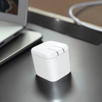 Pengisi daya Cepat portabel 65W GaN, pengisi daya Cepat 3 Port 2 tipe-c 1 USB dipasang di samping dapat ditarik untuk ponsel untuk Ipad Laptop