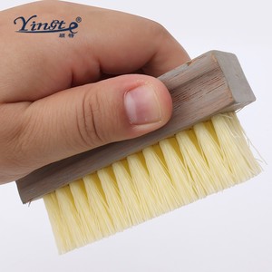 Brosse à chaussures Yingte avec manche en bois et poils en PP pour un nettoyage en douceur des chaussures - Product Image 3