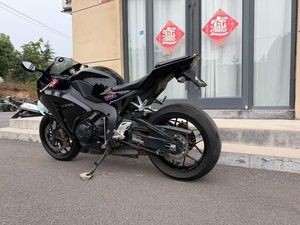 Moto sportive d'occasion Honda CBR1000 Supr Sport 1000cc refroidie par eau, adaptée aux pilotes expérimentés - Product Image 6