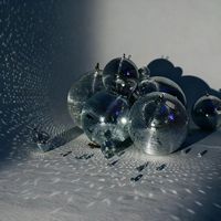 Boules disco réfléchissantes argentées personnalisées - Taille géante ou mini pour la décoration de mariage, de Noël et des fêtes