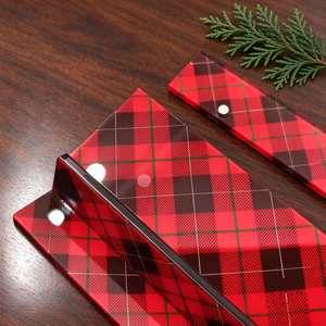 Supporti e Spingitori per Mahjong Americano, 20 Pollici, in Acrilico Rosso Tartan Steward, Tema Festivo per Allestimento Tavolo e Intrattenimento - Product Image 5