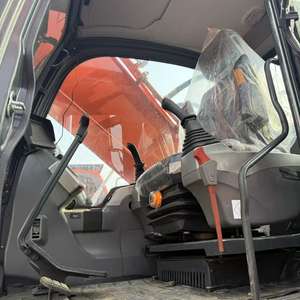 Excavatrice sur chenilles Doosan DX340 de 34 tonnes, 99% neuve, moteur d'occasion, modèle 2024, excellent état, 1 an de service après-vente - Product Image 5