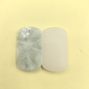 Pendentifs en jade Xiuyan en forme d'épée, bijoux en jade vert et blanc, ornements de paix et de sécurité, unisexe, à porter au quotidien - Product Image 3