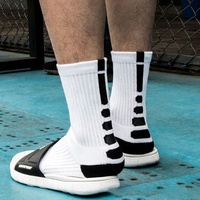 Vente en gros de chaussettes de cheville en éponge épaisse de qualité supérieure pour hommes basket-ball équipe formation sport équipage chaussettes-pour le printemps