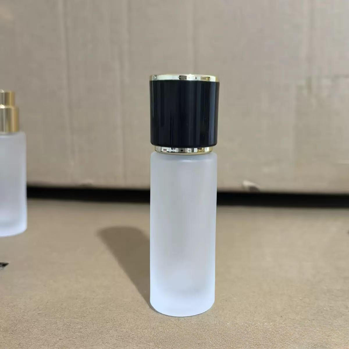 ฝาปิดทรงกระบอกสีเทาแบบฝ้า (Bayonet) - ขนาด 10 มล. (12 มล.)