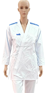 最適な軽さ、最高のパフォーマンスを実現する空手着、リバーシブルで両面着用可能、レーザーカットメッシュによる軽量化 - Product Image 4