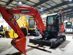 2020 Komatsu Mini pelle d'occasion DX60 6 tonnes pelle sur chenilles avec soupape hydraulique Kawasaki et moteur Cummins à vendre - Product Image 2
