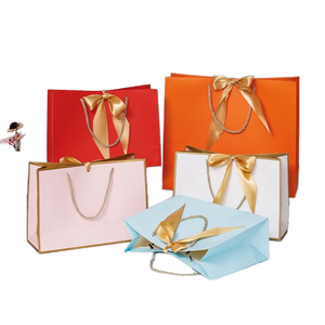 Sacs cadeaux de mariage de luxe en papier d'art imprimé offset, recyclables, avec poignée en corde de coton - Product Image 1