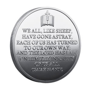 Koin Peringatan Tema Iman dari Paduan Seng Berlapis Dua Warna dengan Pola Salib Ayat Isaiah 53:6 Dia Mengambil Kesakitan Kita - Product Image 6