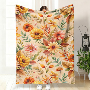 Manta de Franela con Diseño Floral de Corazones, Ligera y Resistente a la Decoloración, para Dormitorio o Sala de Estar, Impresión Personalizada, OEM, ODM - Product Image 1
