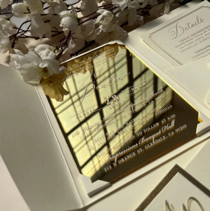 Invitación de Boda de Acrílico Espejo de Lujo Personalizada con Bolsillo, Tarjeta RSVP, Sello de Cera y Detalle en Lámina Dorada - Product Image 2