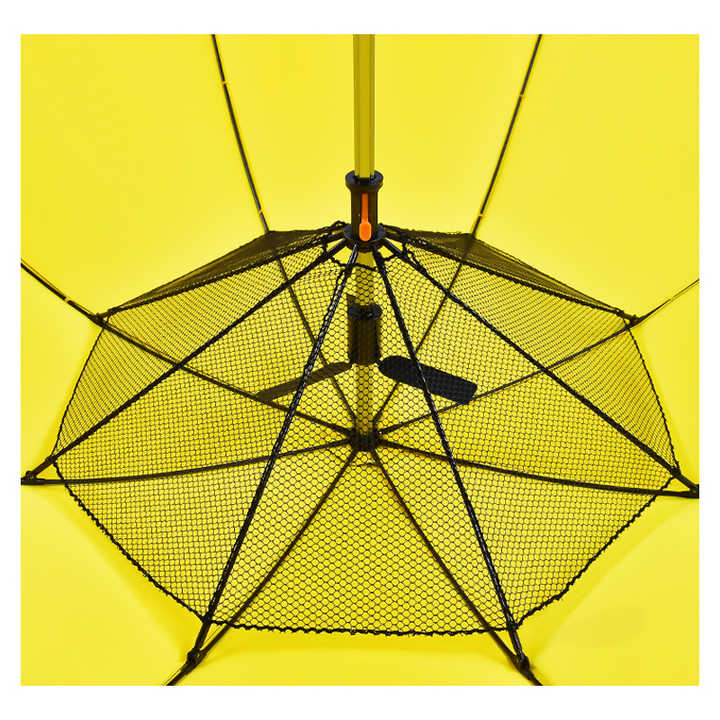 Function demonstration of the umbrella's built-in fan
