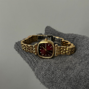 Reloj de lujo informal para mujer, con esfera de concha, cuadrado, con diamantes, minimalista, marca propia. - Product Image 4