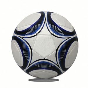Ballon de football et de soccer en PVC imprimé avec logo personnalisé pour une utilisation sportive promotionnelle - Product Image 2