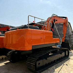 รถขุด Doosan DX225 มือสอง 22 ตัน ห้องโดยสารสีส้ม พร้อมไฟเตือนสีแดงและพลาสติกหุ้ม - Product Image 1