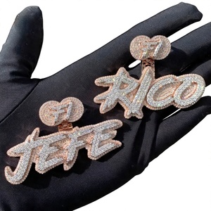 จี้ตัวอักษรเงินแท้ 925 ประดับมอสซาไนต์ ชุบทองคำสีกุหลาบ แบบ Iced Out สำหรับผู้ชายและผู้หญิง สไตล์ฮิปฮอป เหมาะสำหรับงานปาร์ตี้ - Product Image 1