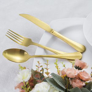 Prix de gros d'usine <span class=keywords><strong>couteau</strong></span> multi-outils <span class=keywords><strong>fourchette</strong></span> et <span class=keywords><strong>cuillère</strong></span> couverts de mariage de qualité supérieure vaisselle en or - Product Image 1