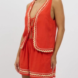 ชุดลำลองผ้าลินินสำหรับผู้หญิงขายดีปี 2025 แฟชั่นปักลายผ้าฝ้ายแขนกุดสองชิ้นพร้อมลูกไม้เปลือกหอยสุดเซ็กซี่สไตล์ใหม่ - Product Image 2