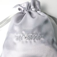 Sac de rangement en soie de satin, logo personnalisé, petite pochette cadeau en satin pour perruques et cils, sac à cordon