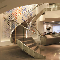 Escalier hélicoïdal courbé avec rampe en acier inoxydable 304 poli