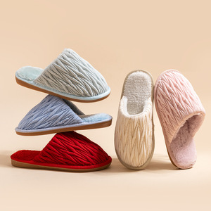Pantofole pieghettate in cotone per le donne nuove pantofole da uomo autunno/inverno invernali impermeabili foderate di pelliccia - Product Image 1