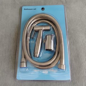 Set di Tre Pezzi in Acciaio Inossidabile per Bidet con Pistola Spray, Kit Doccia con Ugello Potenziato per Pulizia del Bagno - Product Image 1