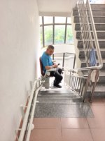 Monte-escalier électrique courbé sur mesure pour escaliers en spirale et courbes